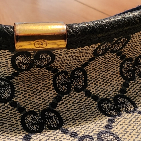 COPY - Vintage Gucci Large Messenger Bag - Picture 8 of 13